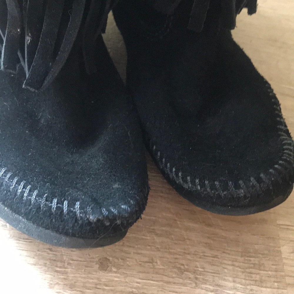 3-Layer Fringe Boot Minnetonka - image 5